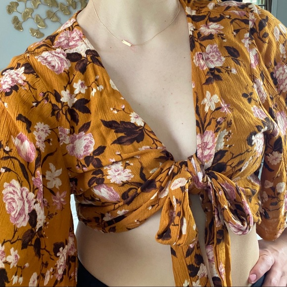 AE Boho Orange Floral Tie Front Crop Top Size L - Picture 13 of 13